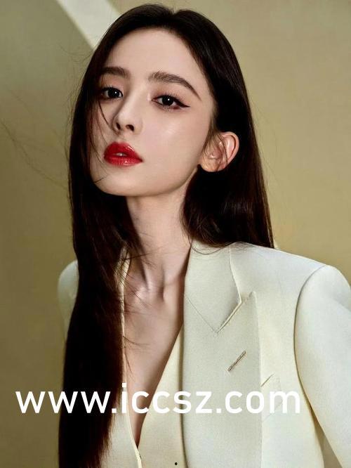 抖音爆料吃瓜观看在线 电影 女星黑料女曝吃瓜网站,揭秘女星黑料，吃瓜网站带你一探究竟